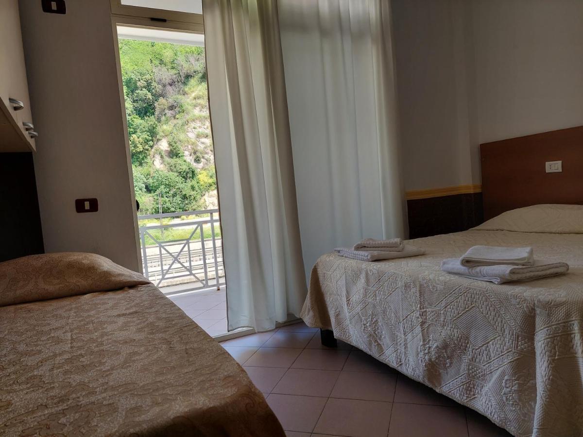Hotel Nacional Durres Ngoại thất bức ảnh