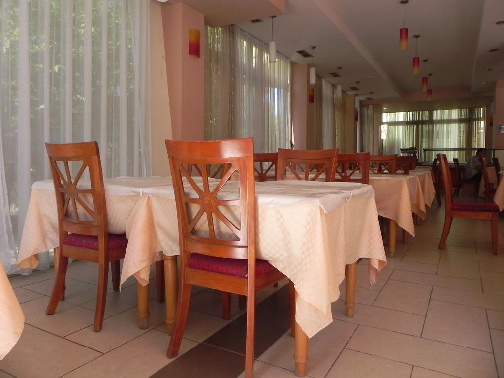 Hotel Nacional Durres Ngoại thất bức ảnh